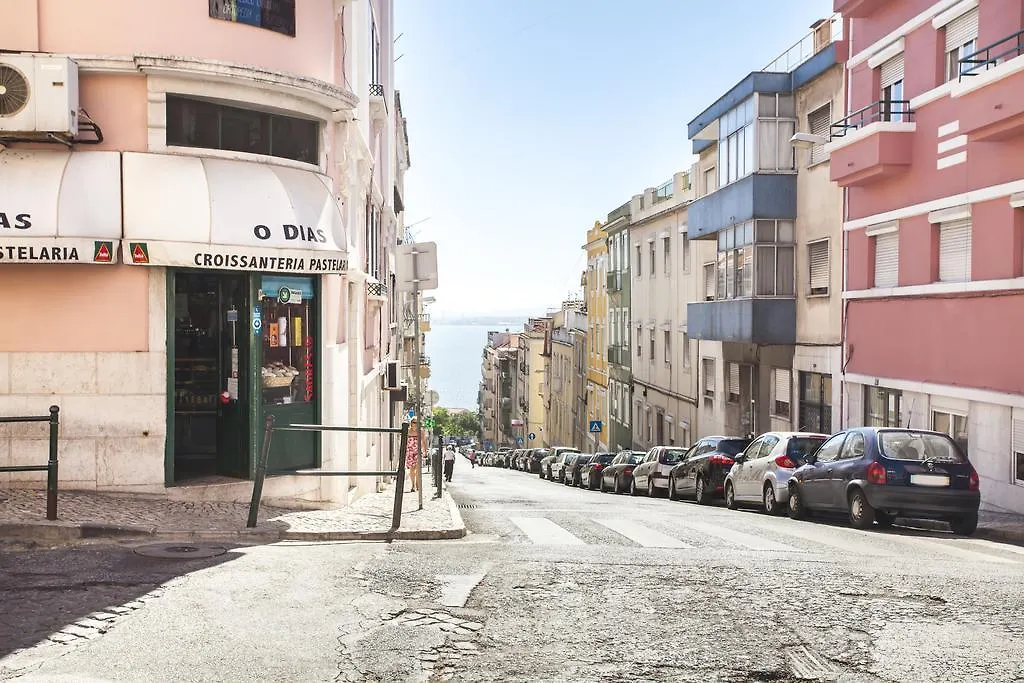 Graca Traditional 2 Bedroom Apartment Lisboa